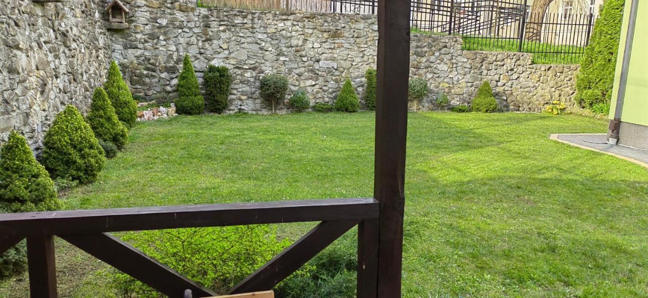 Apartament Joanna Sanok Bagian luar foto